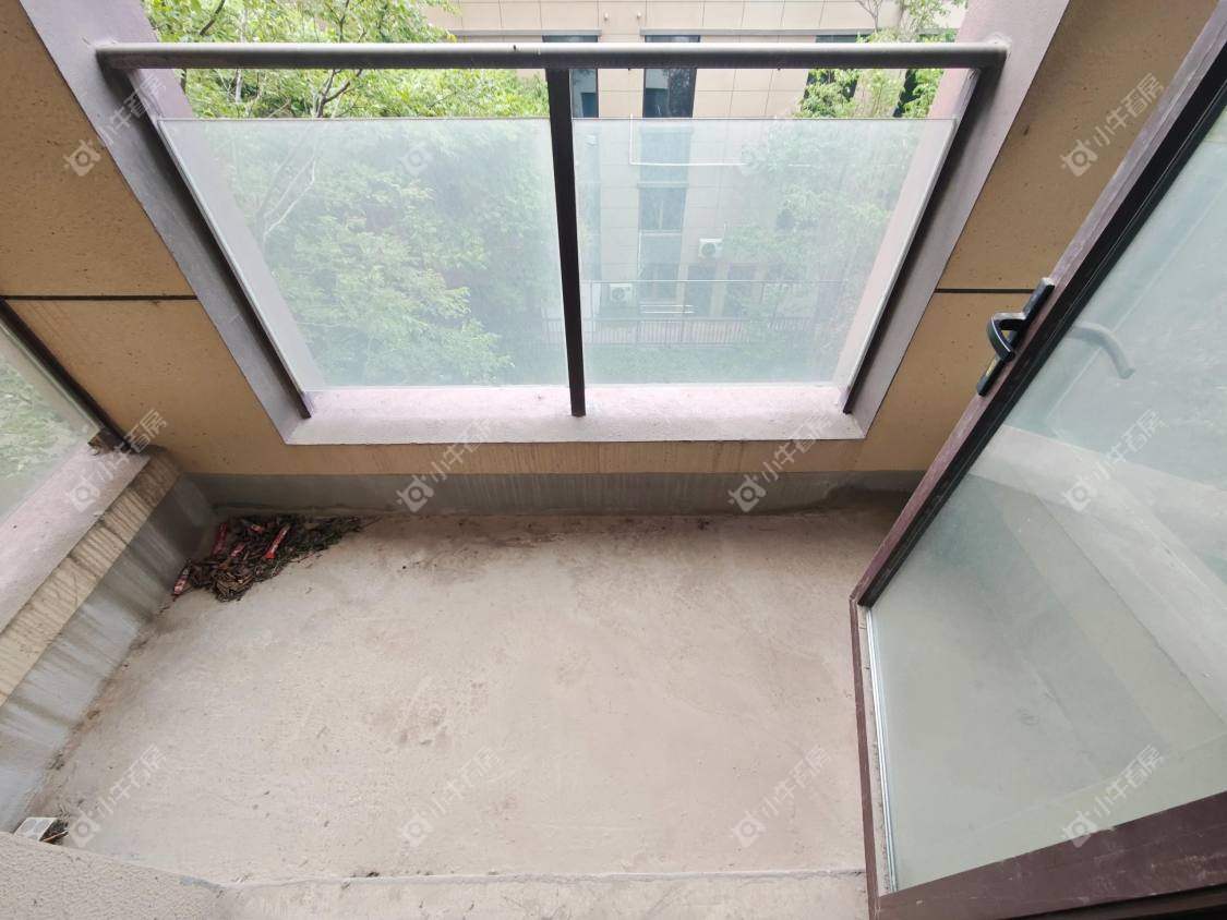 镇江滨河凤凰城在售二手房源室内图_小牛看房