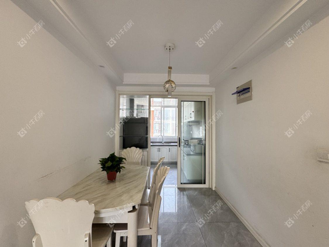 镇江芳草苑在售二手房源室内图_小牛看房