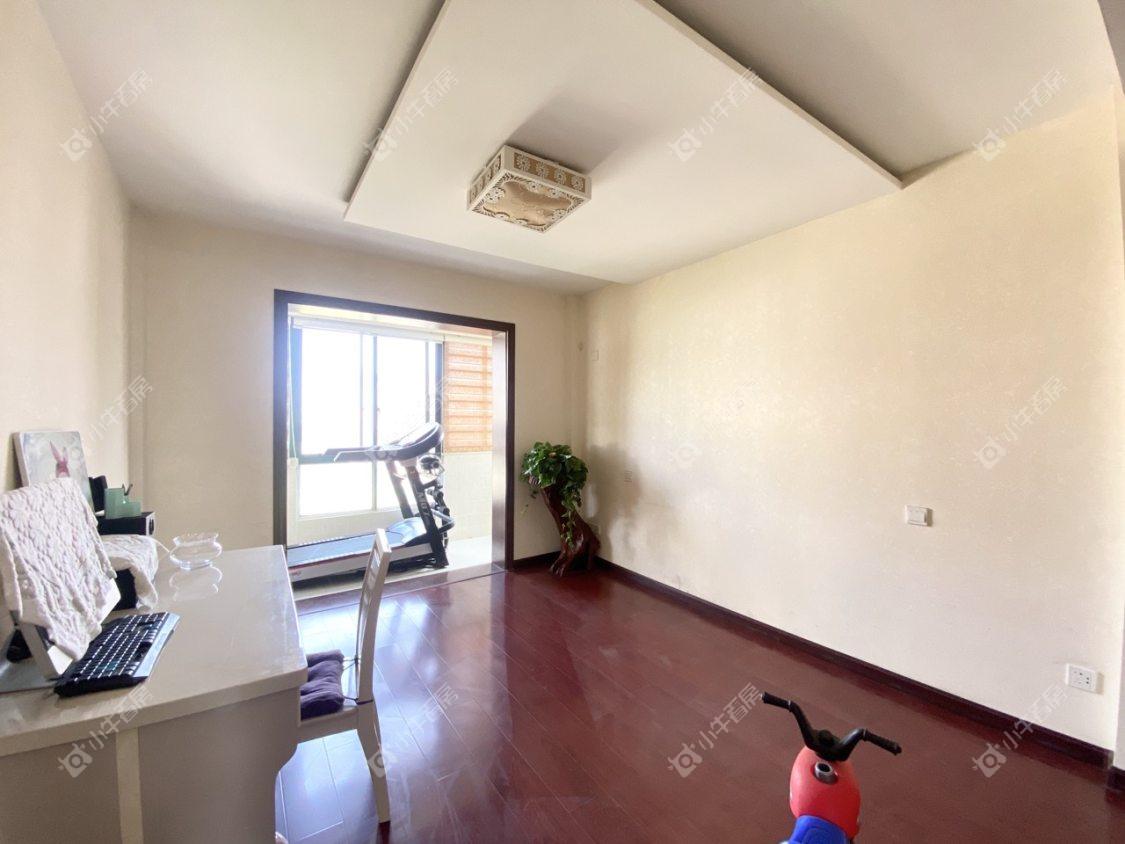 镇江金凤凰在售二手房源室内图_小牛看房