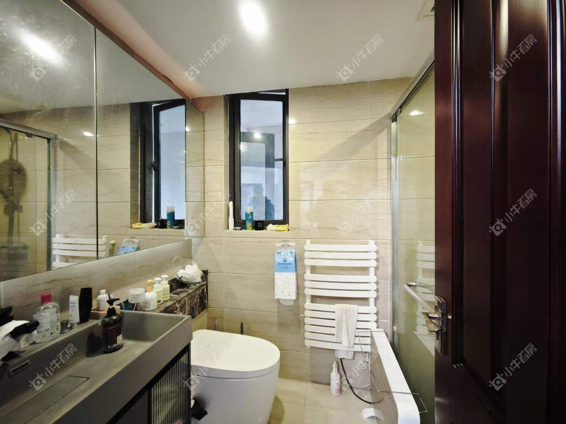 镇江凤凰国际在售二手房源室内图_小牛看房