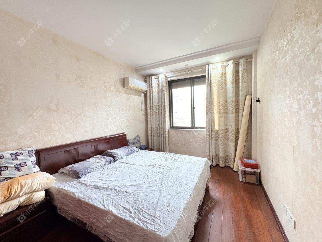 镇江世纪豪都在售二手房源室内图_小牛看房