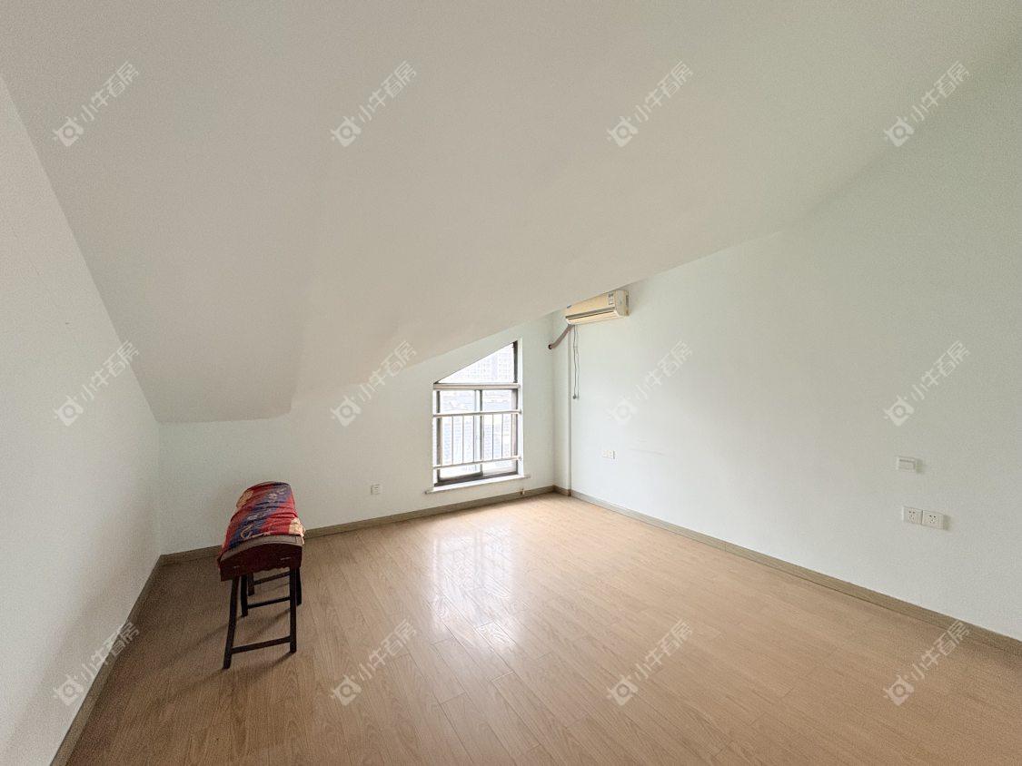 镇江世纪豪都在售二手房源室内图_小牛看房