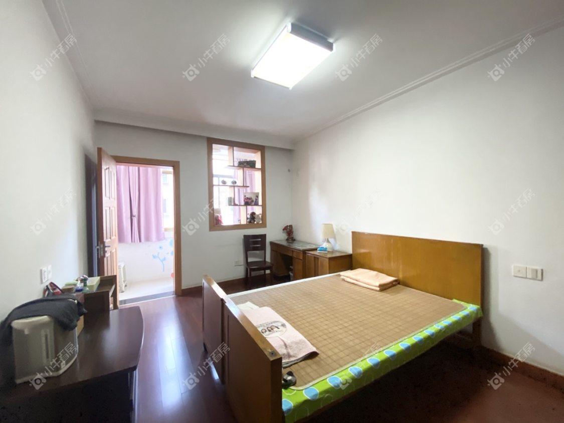 镇江阜阳新三村在售二手房源室内图_小牛看房