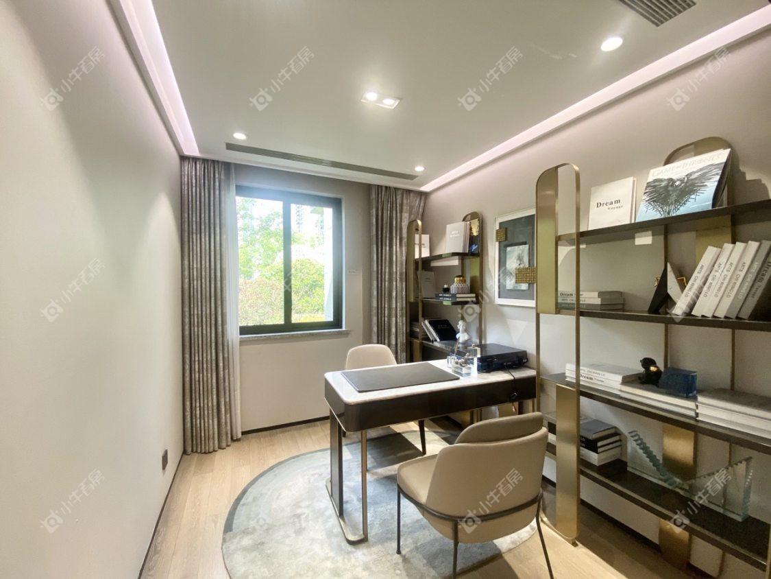 镇江融创华南映在售二手房源室内图_小牛看房