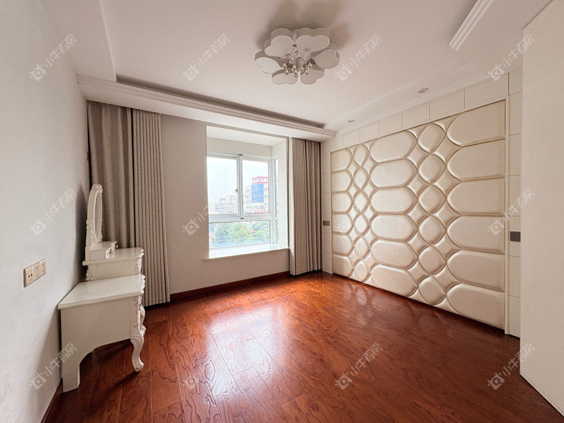 镇江城市绿洲在售二手房源室内图_小牛看房