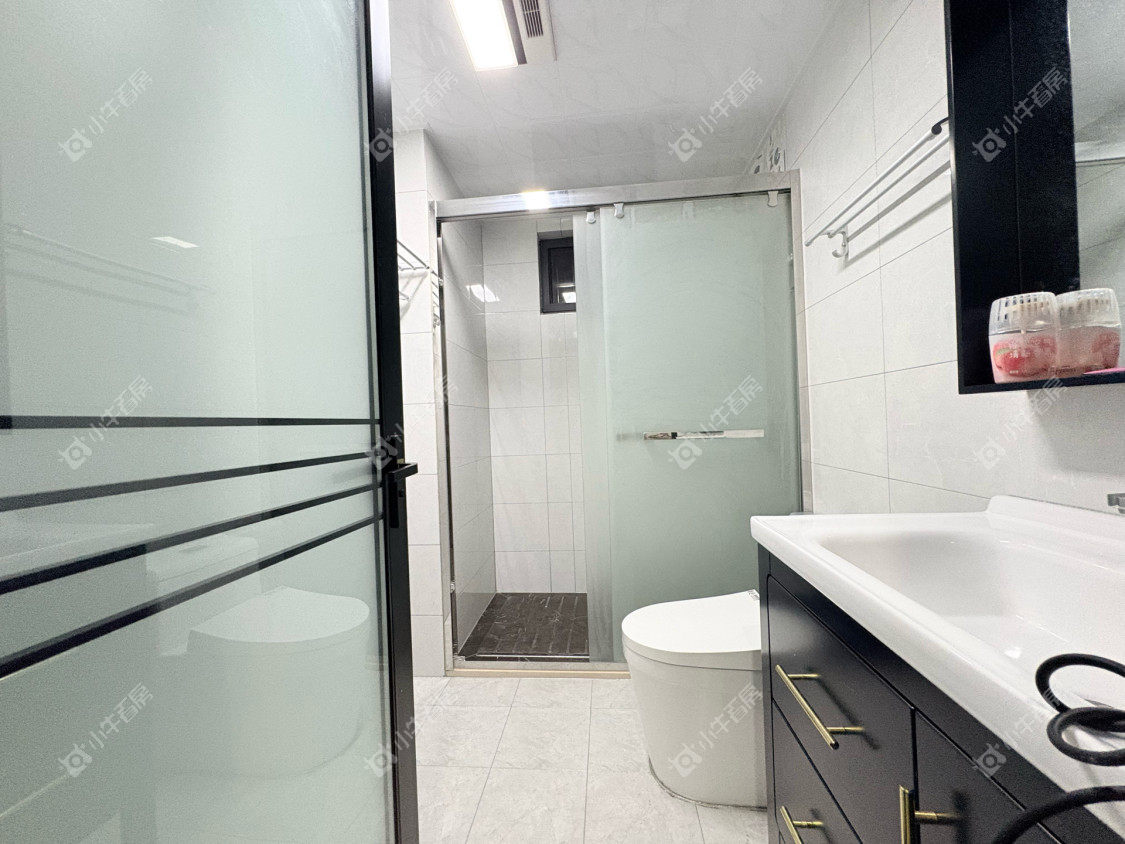 镇江金凤凰在售二手房源室内图_小牛看房