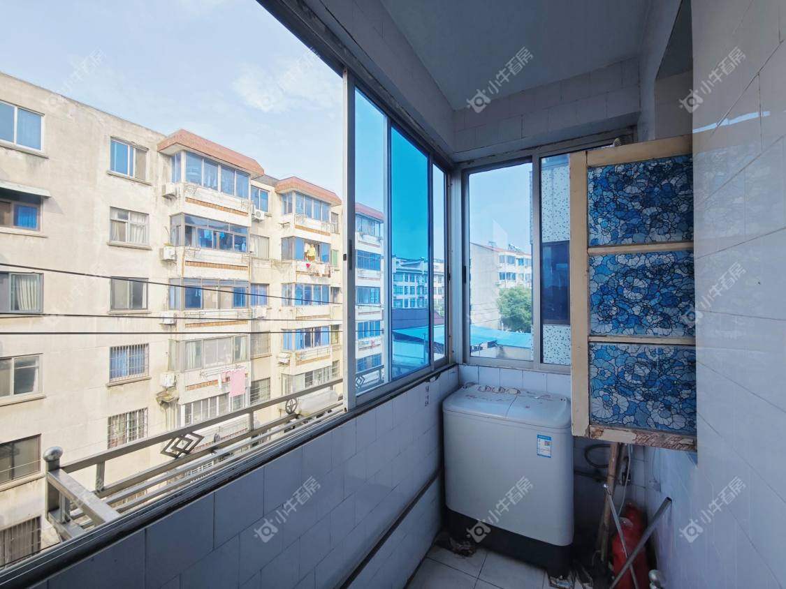 镇江凤凰新村在售二手房源室内图_小牛看房