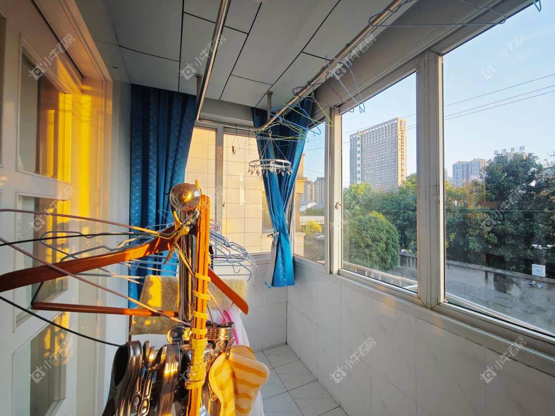 镇江华侨新村在售二手房源室内图_小牛看房