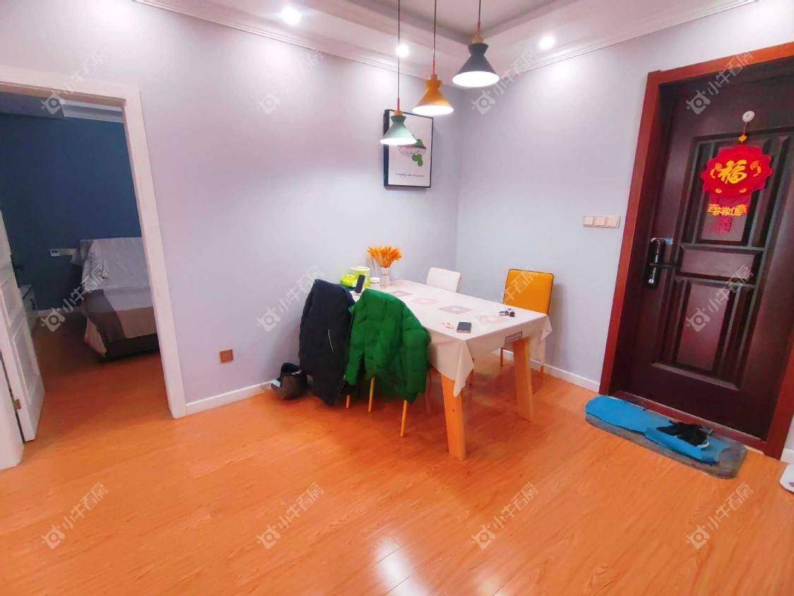 镇江滨河凤凰城在售二手房源室内图_小牛看房