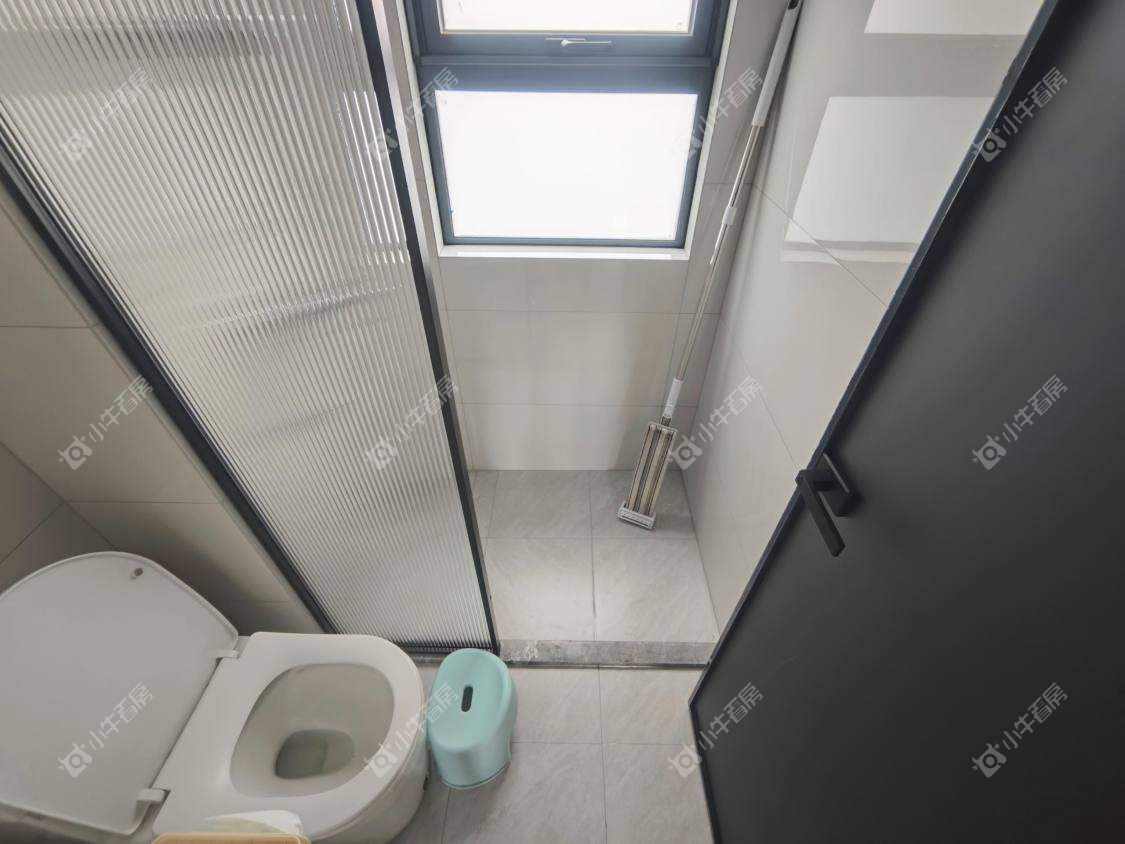 镇江融创华南映在售二手房源室内图_小牛看房