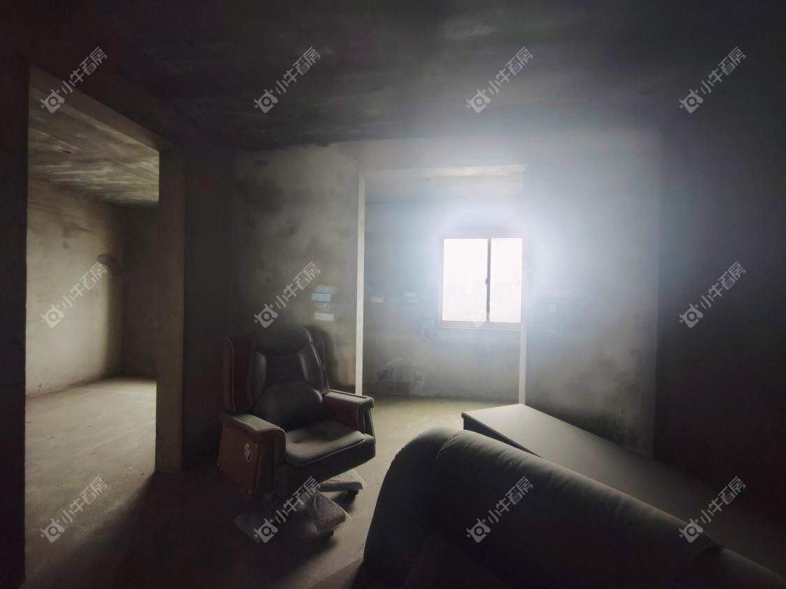 镇江名都新贵在售二手房源室内图_小牛看房