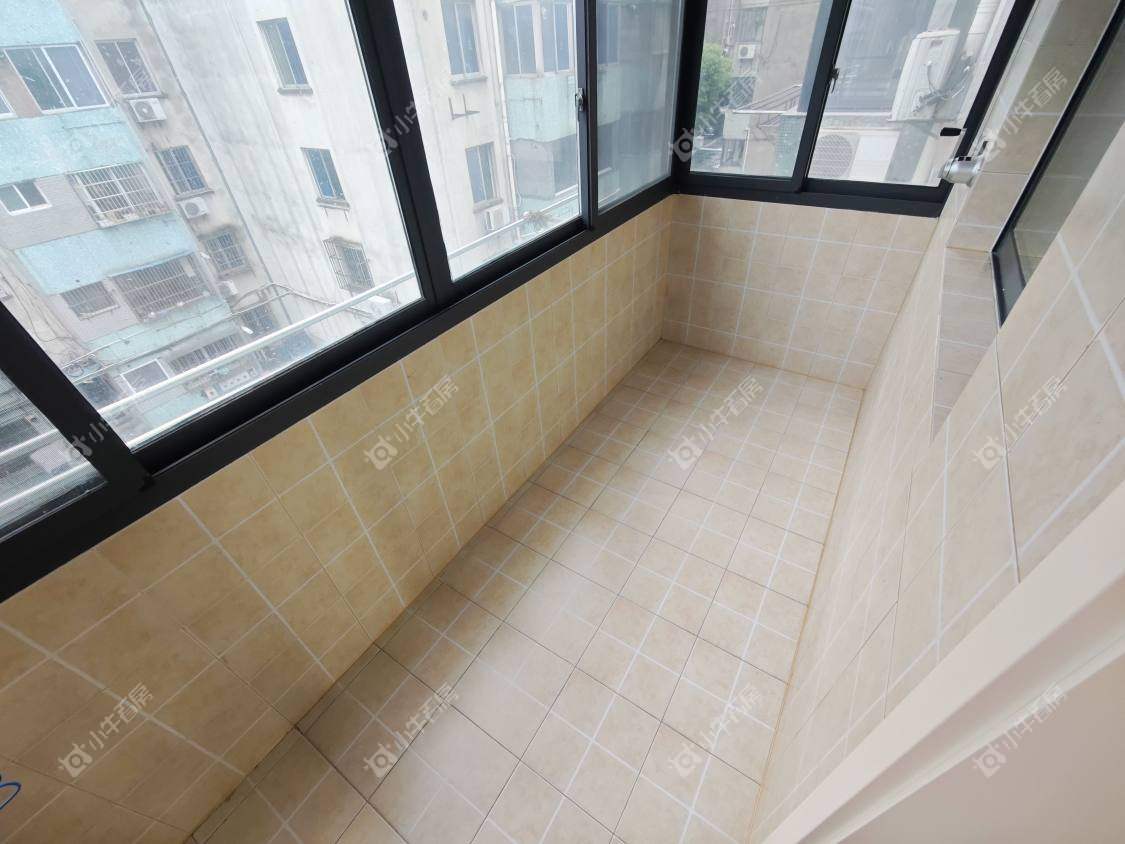 镇江龙凤山庄在售二手房源室内图_小牛看房