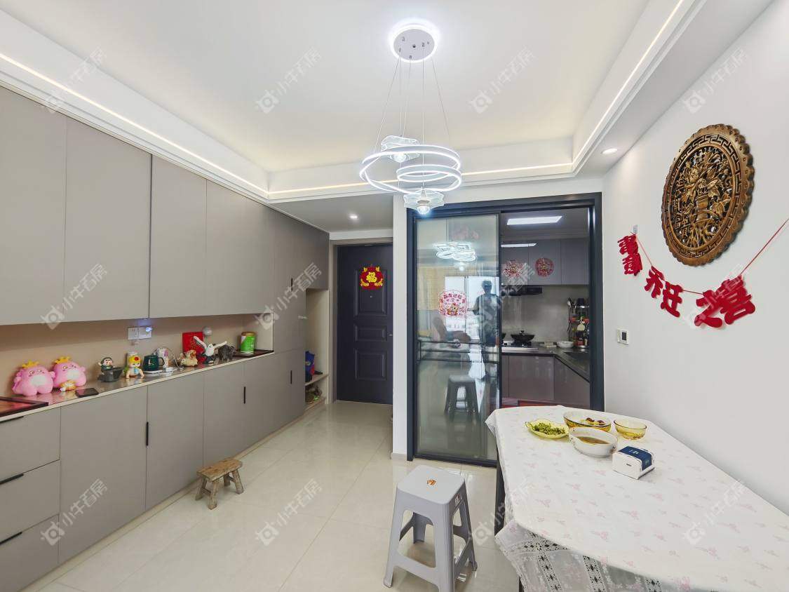 镇江金茂国际社区在售二手房源室内图_小牛看房