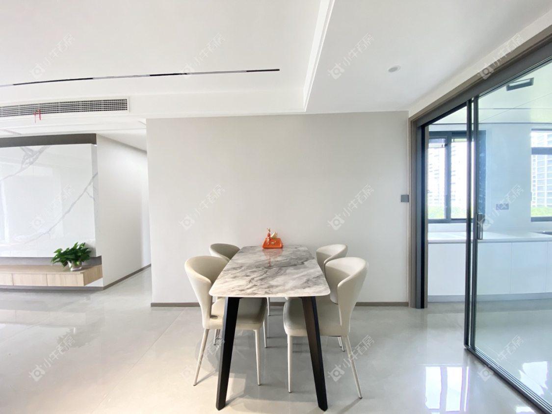 镇江融创华南映在售二手房源室内图_小牛看房