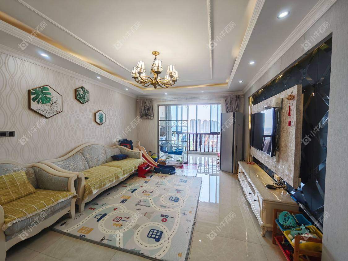 镇江金凤凰在售二手房源室内图_小牛看房