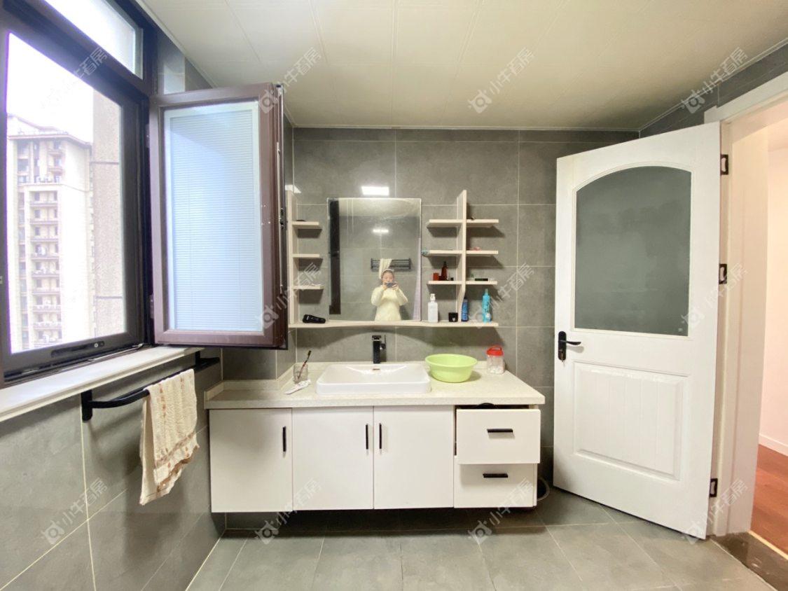 镇江凤凰郡在售二手房源室内图_小牛看房