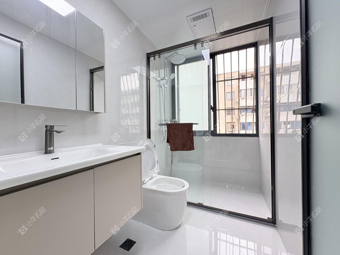 镇江凤凰新村在售二手房源室内图_小牛看房