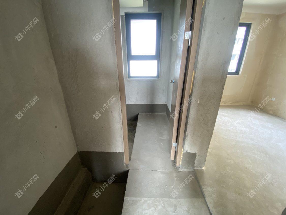 镇江融创华南映在售二手房源室内图_小牛看房