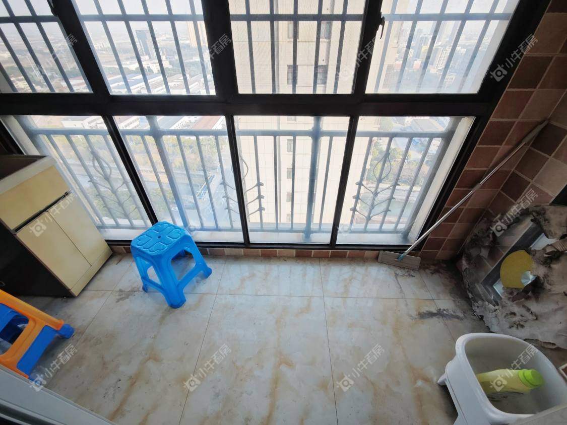 镇江美亚华悦在售二手房源室内图_小牛看房