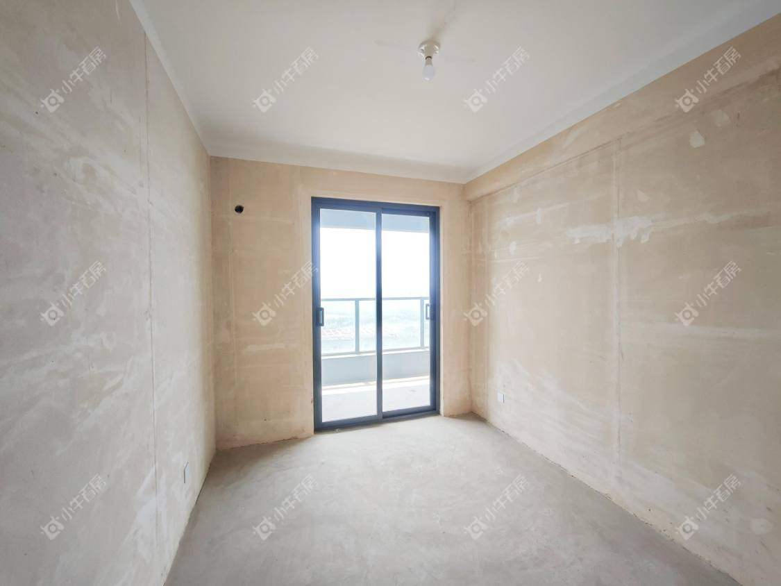 镇江融创华南映在售二手房源室内图_小牛看房