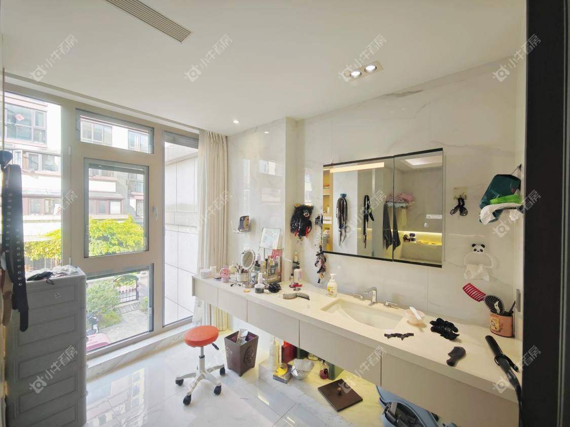 镇江丹凤国际在售二手房源室内图_小牛看房