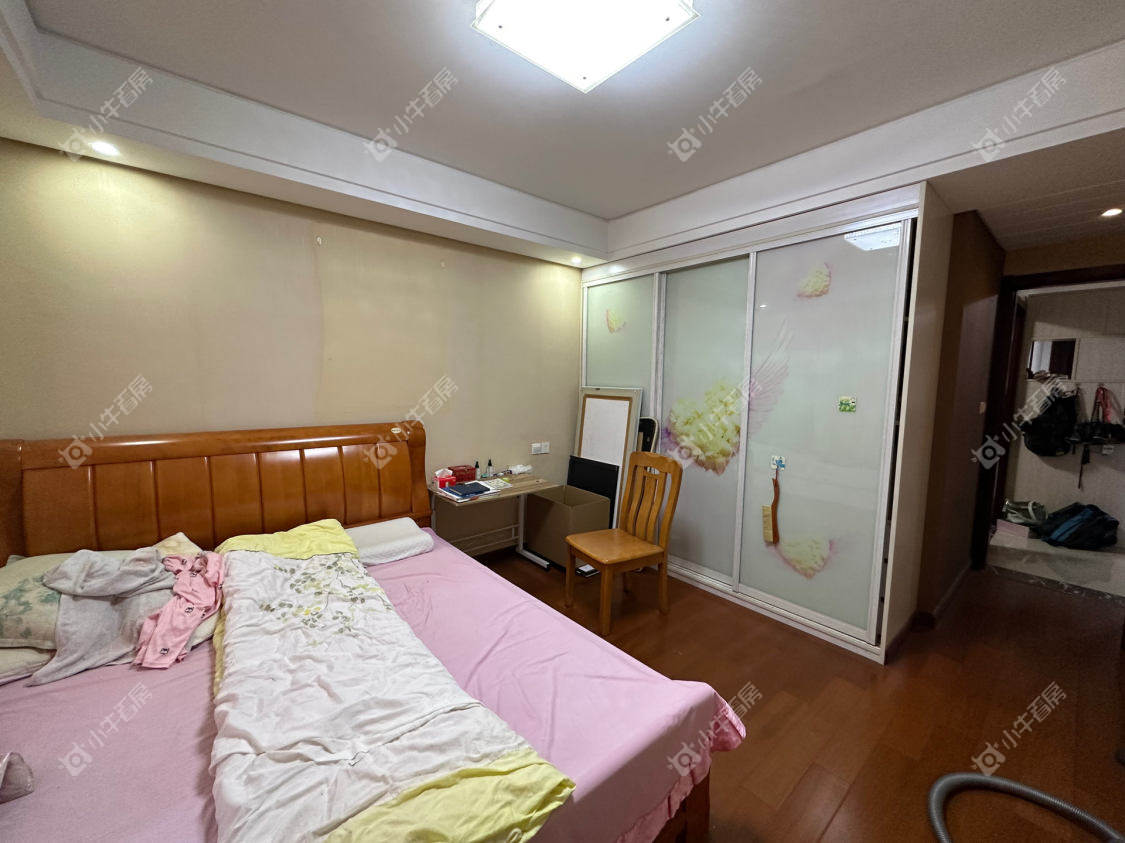 镇江凤凰国际在售二手房源室内图_小牛看房