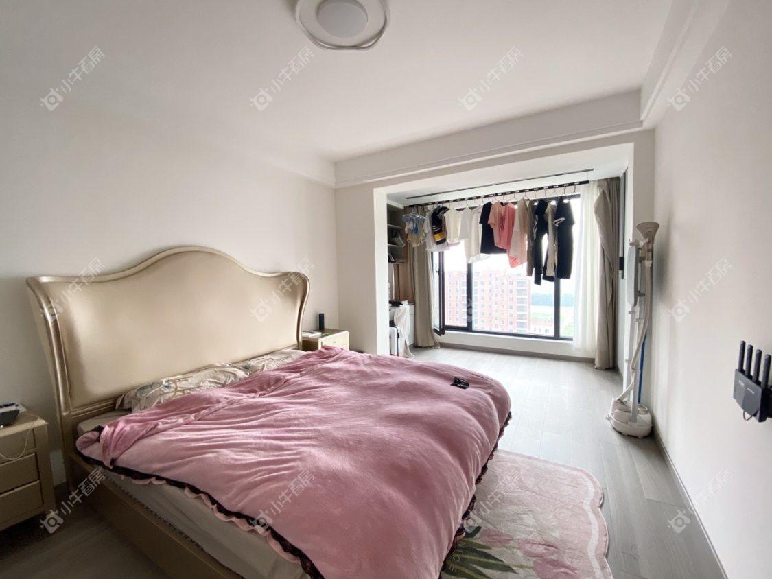 镇江融创华南映在售二手房源室内图_小牛看房