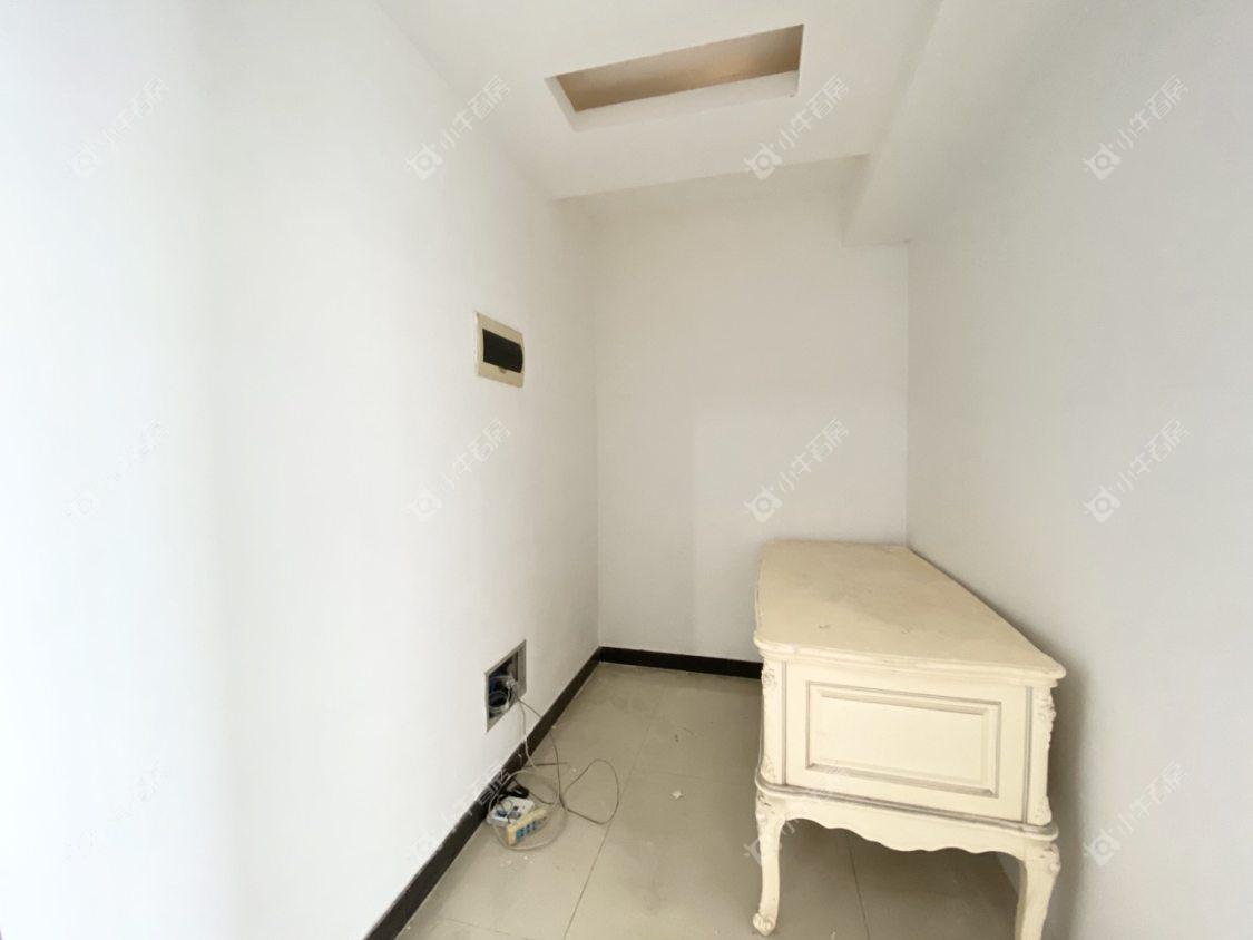 镇江凤凰国际在售二手房源室内图_小牛看房