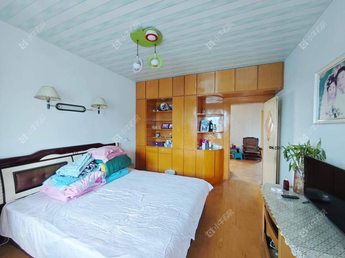 镇江商业街在售二手房源室内图_小牛看房