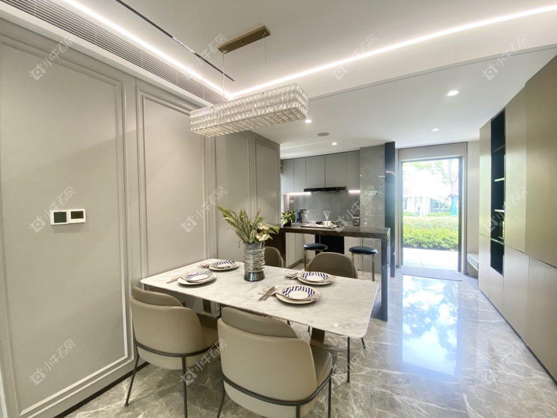 镇江融创华南映在售二手房源室内图_小牛看房