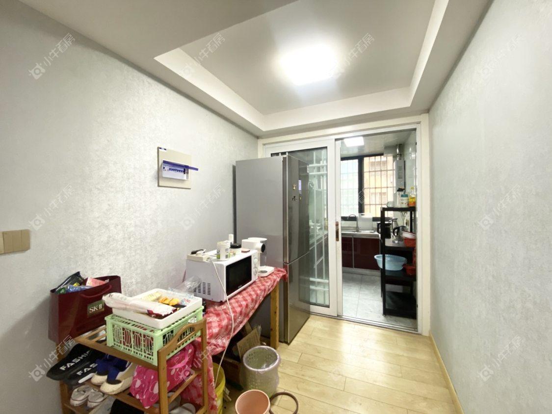 镇江龙凤新村在售二手房源室内图_小牛看房