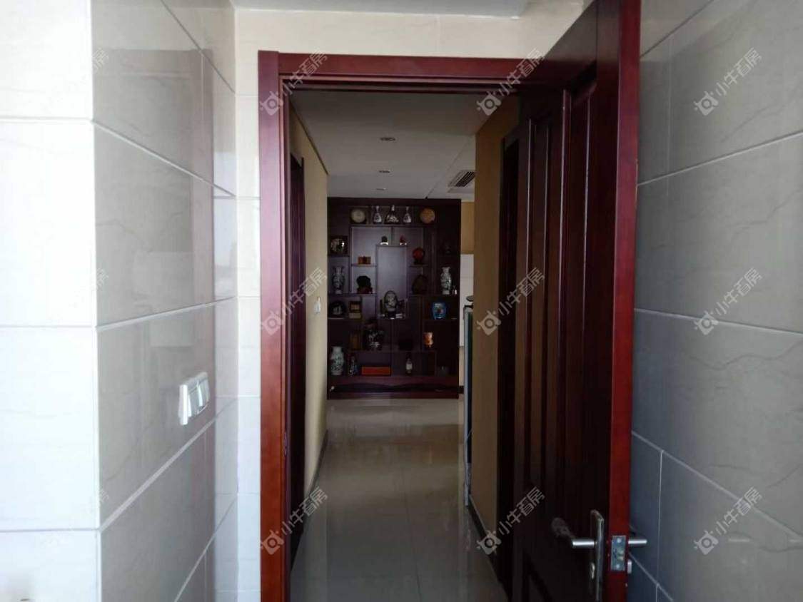 镇江凤凰国际在售二手房源室内图_小牛看房