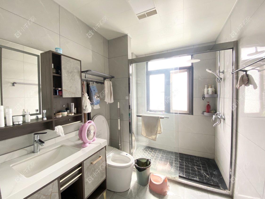 镇江滨河凤凰城在售二手房源室内图_小牛看房