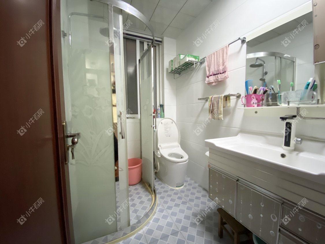 镇江南门花园在售二手房源室内图_小牛看房