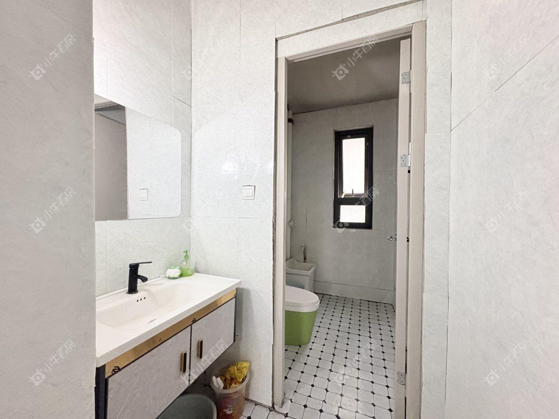 镇江金茂国际社区在售二手房源室内图_小牛看房