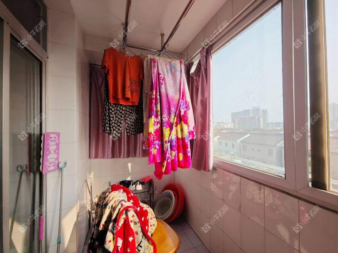 镇江平楼下在售二手房源室内图_小牛看房