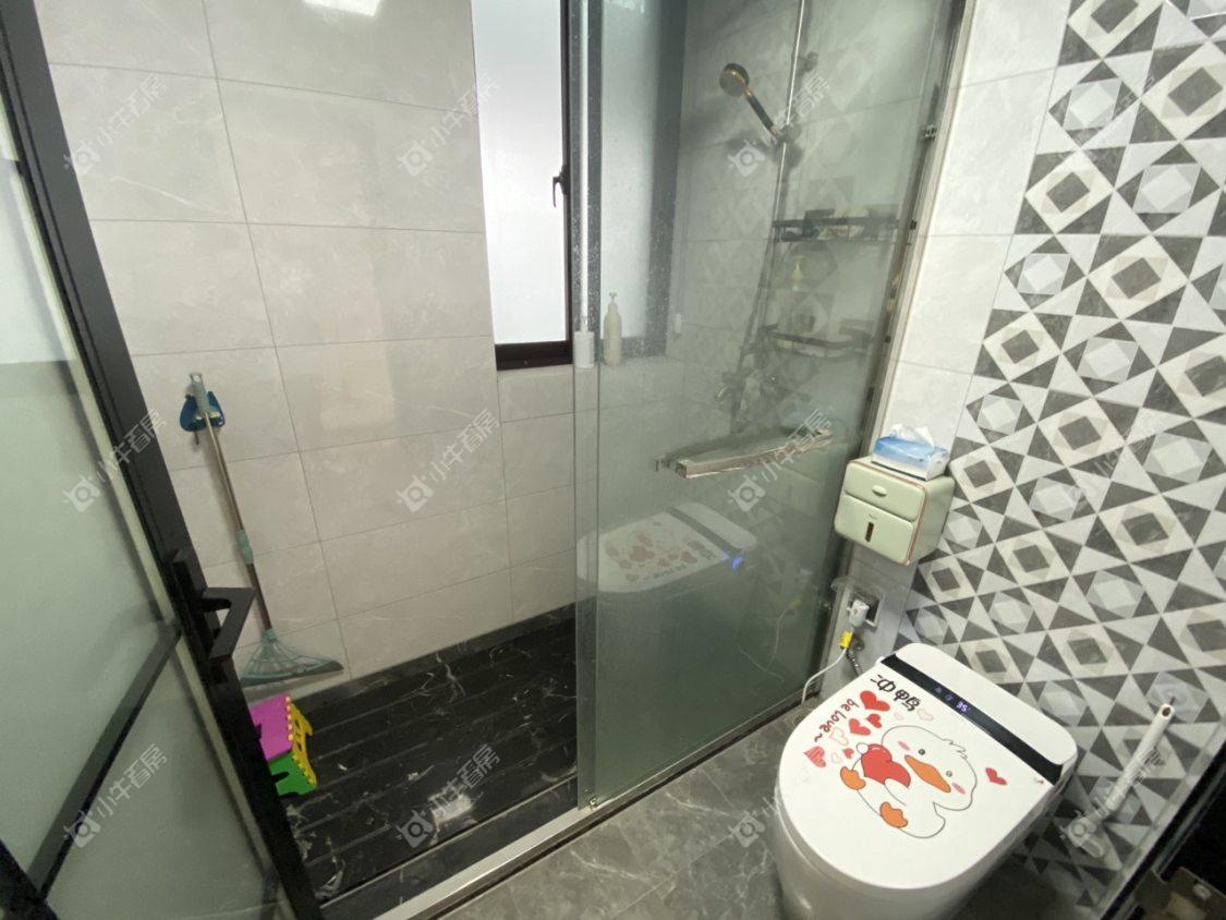 镇江凤凰郡在售二手房源室内图_小牛看房