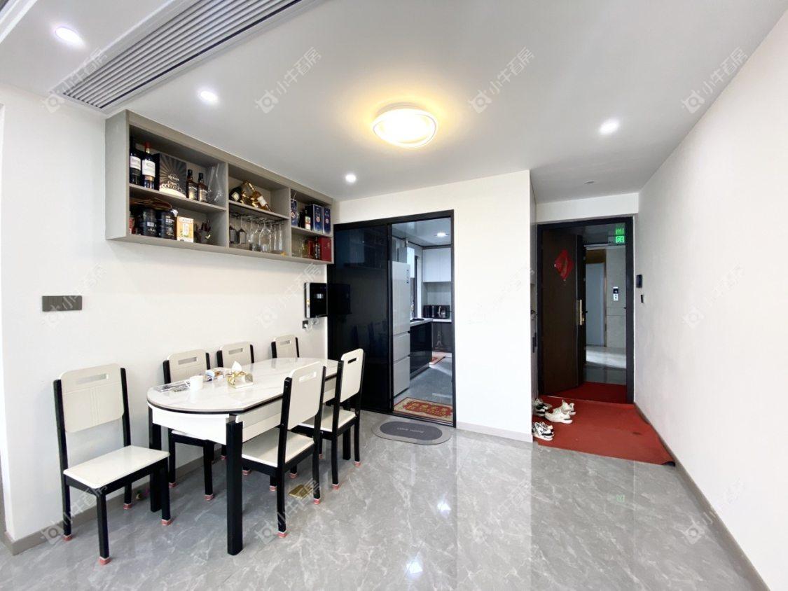 镇江融创华南映在售二手房源室内图_小牛看房