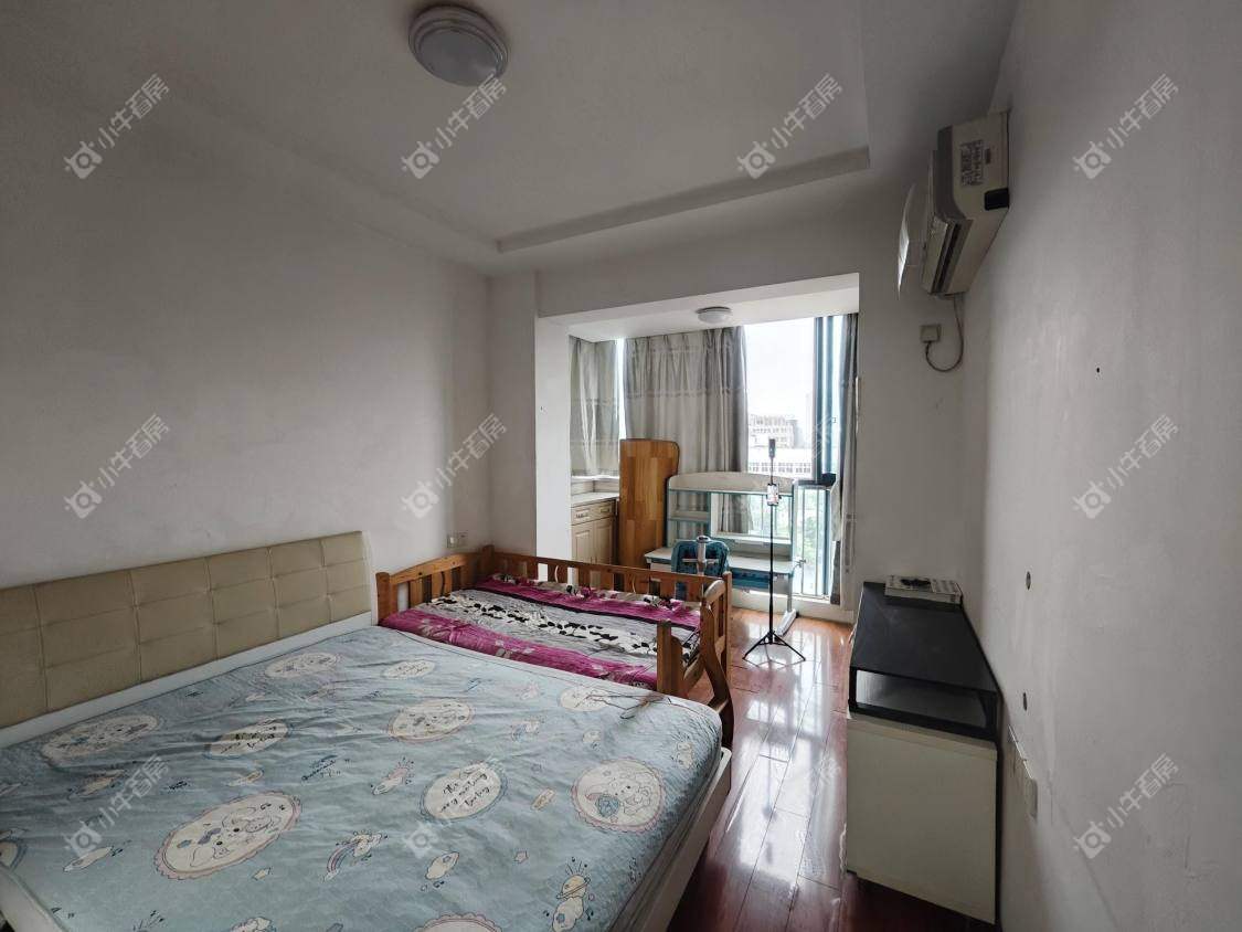 镇江金凤凰在售二手房源室内图_小牛看房