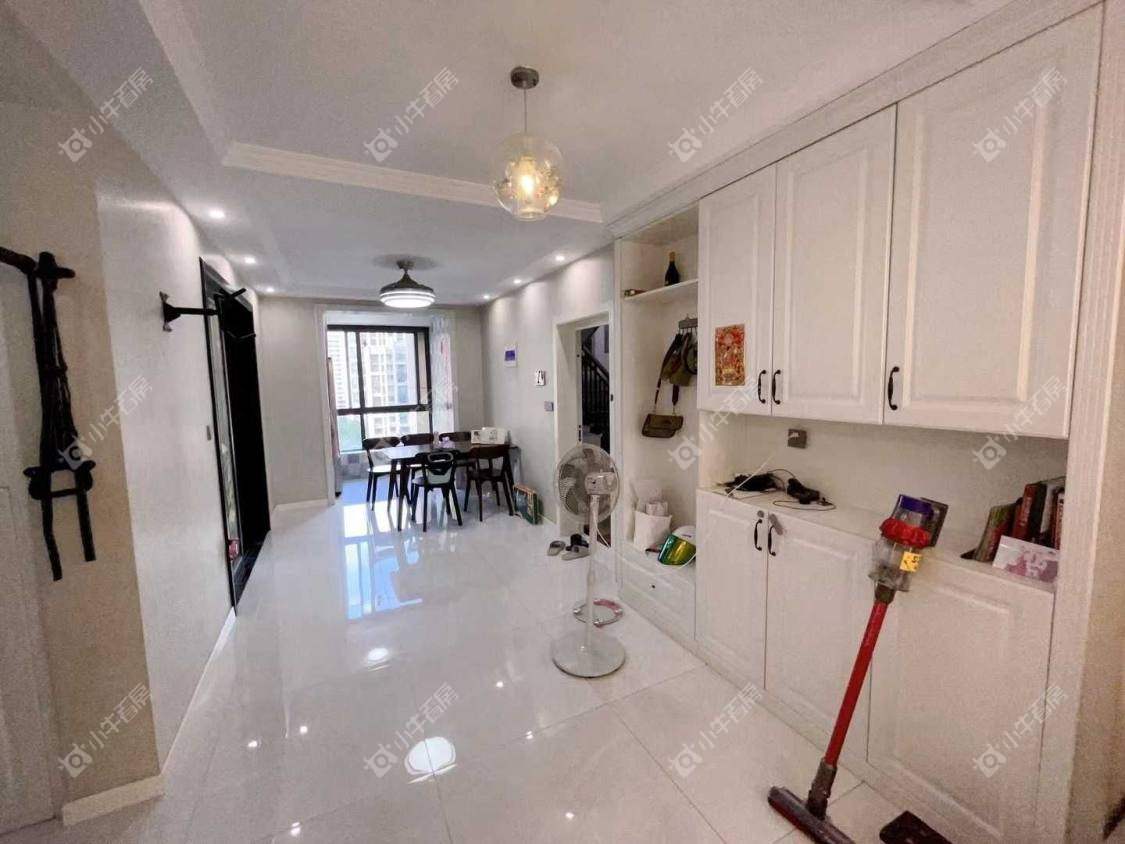 镇江华都锦城在售二手房源室内图_小牛看房