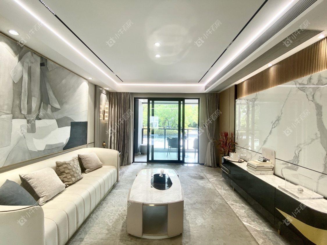 镇江融创华南映在售二手房源室内图_小牛看房