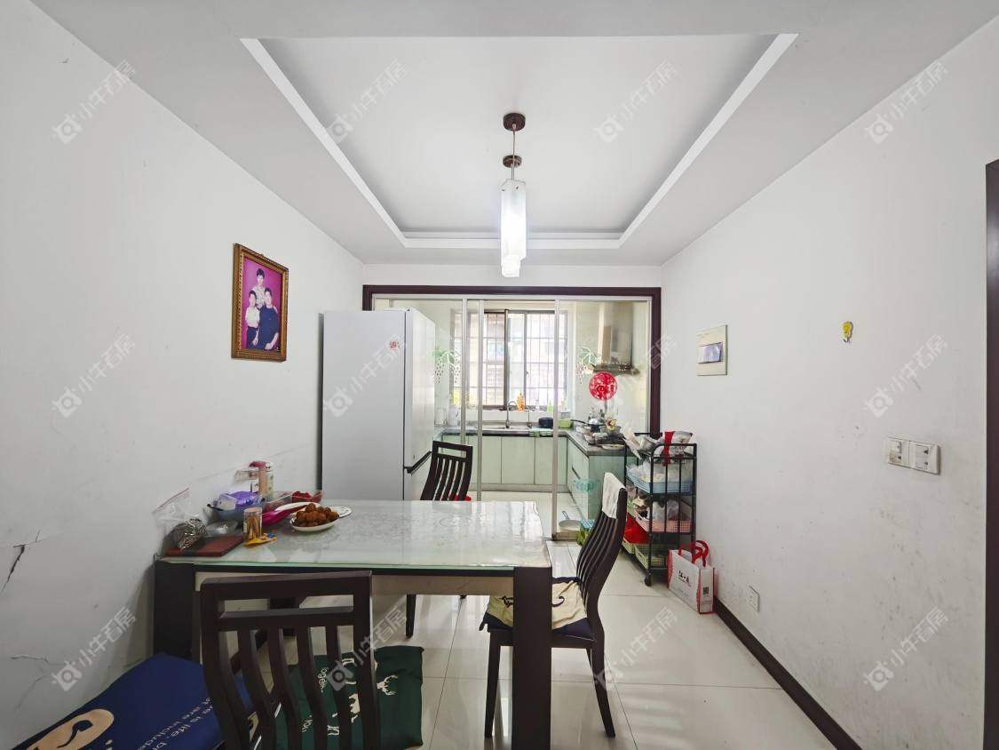 镇江水岸春天在售二手房源室内图_小牛看房