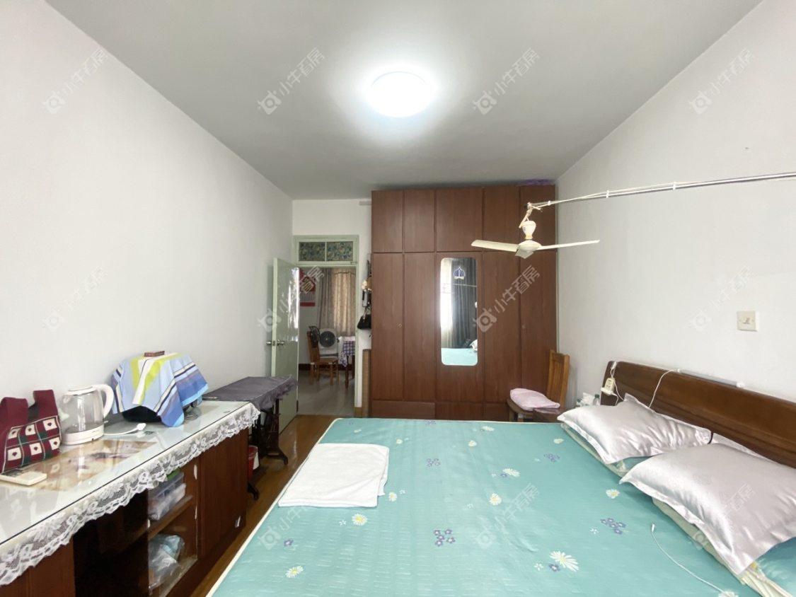 镇江阜阳新三村在售二手房源室内图_小牛看房