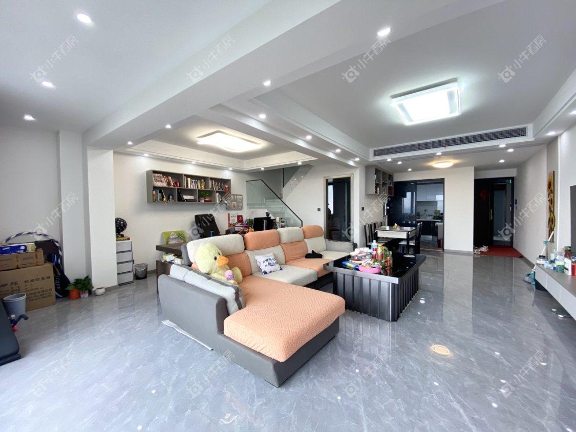 镇江融创华南映在售二手房源室内图_小牛看房