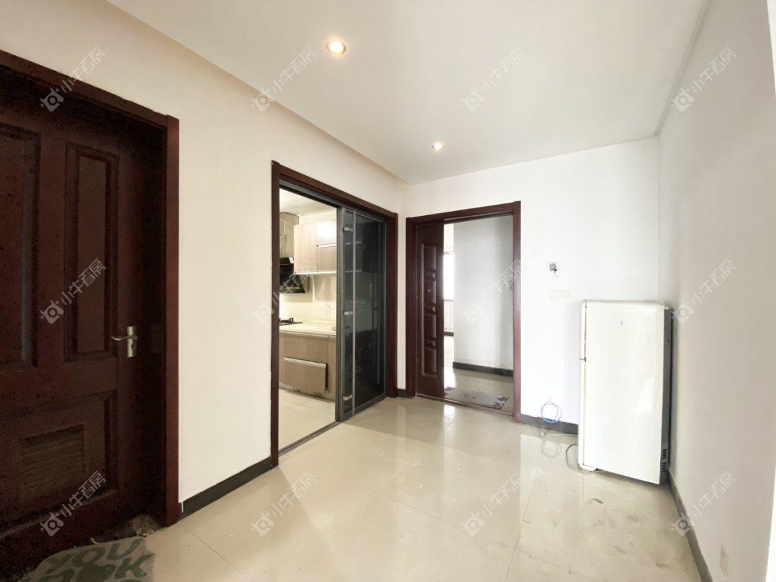 镇江凤凰国际在售二手房源室内图_小牛看房