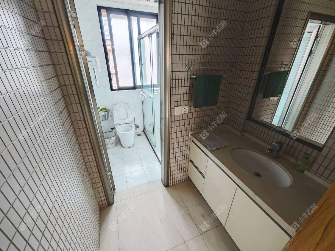 镇江世纪豪都在售二手房源室内图_小牛看房