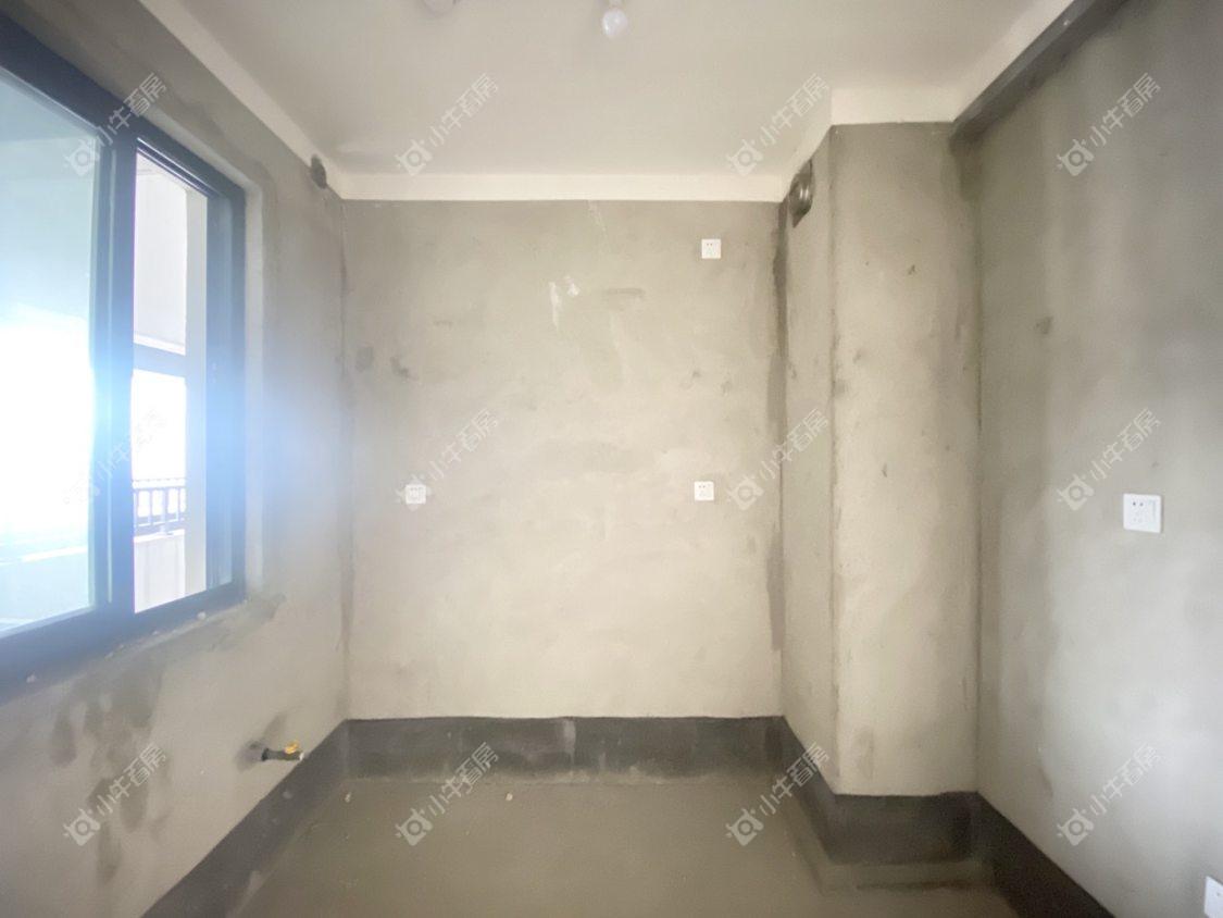 镇江融创华南映在售二手房源室内图_小牛看房