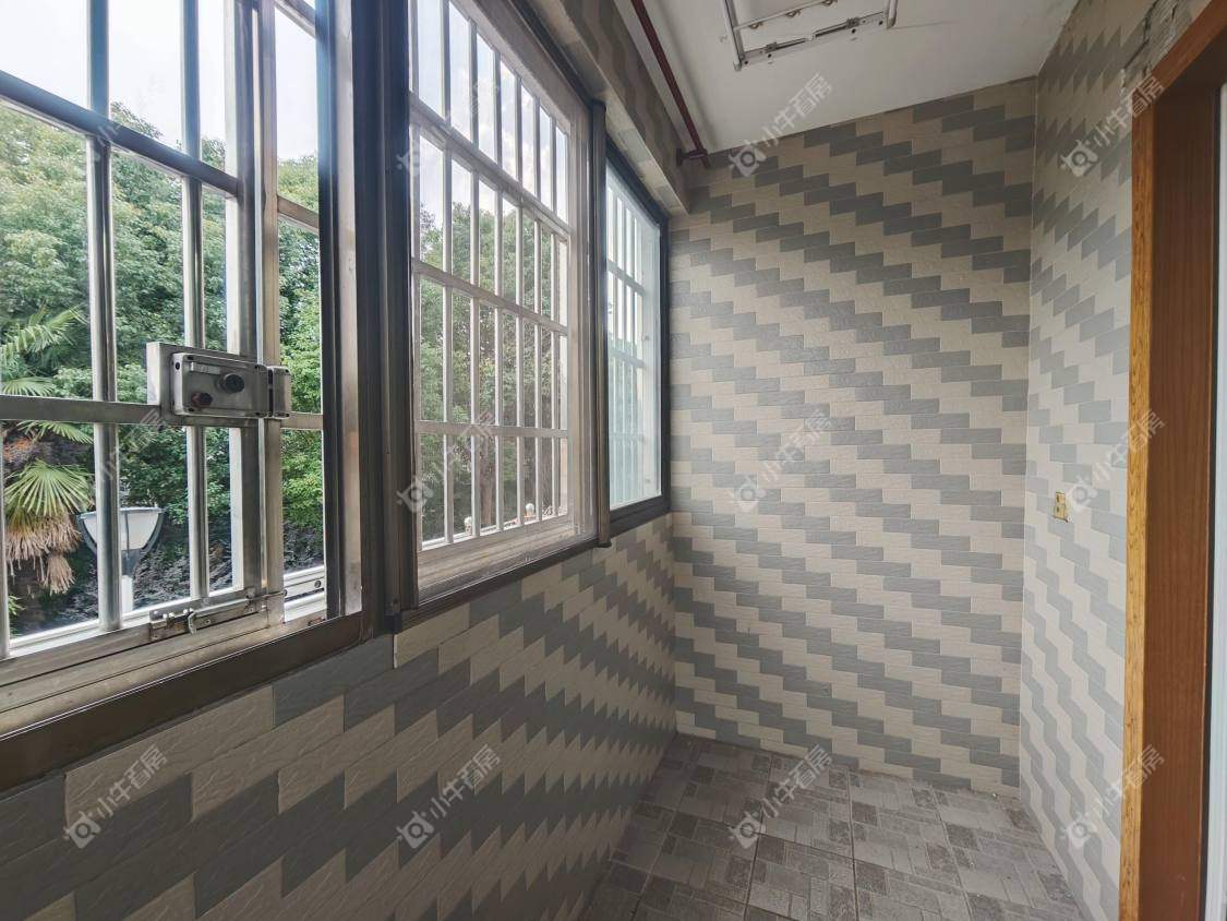 镇江金凤凰在售二手房源室内图_小牛看房