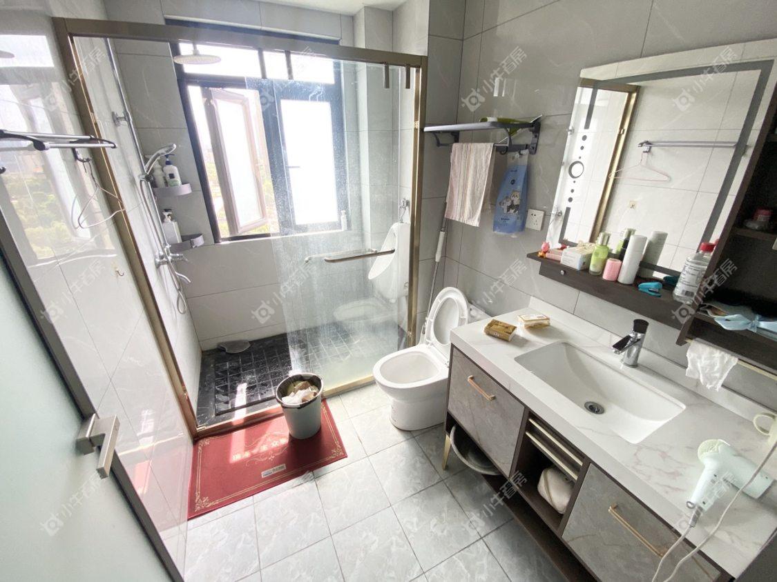 镇江滨河凤凰城在售二手房源室内图_小牛看房