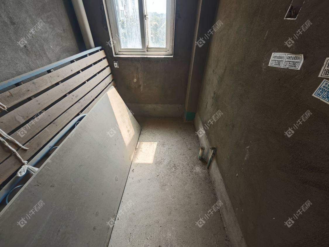 镇江迈村新城在售二手房源室内图_小牛看房